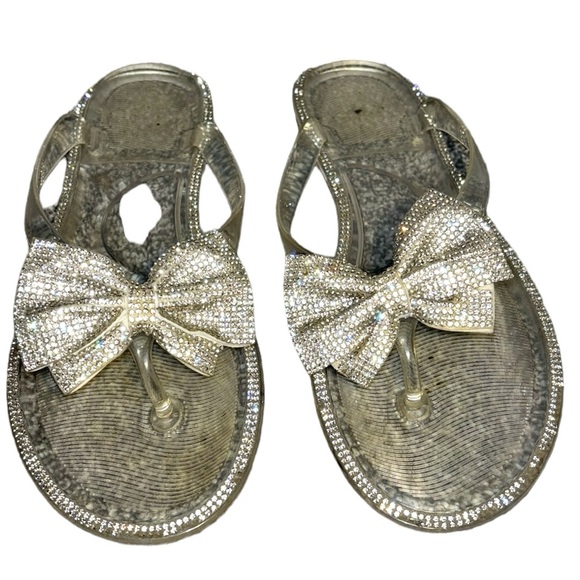 Shoes - Clear jewel rimmed gel thong slippers with jeweled bows women’s size 8